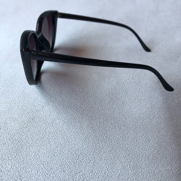 Black Cat Eye Sunglasses with Purple Hue Lens - Picture 2 of 8